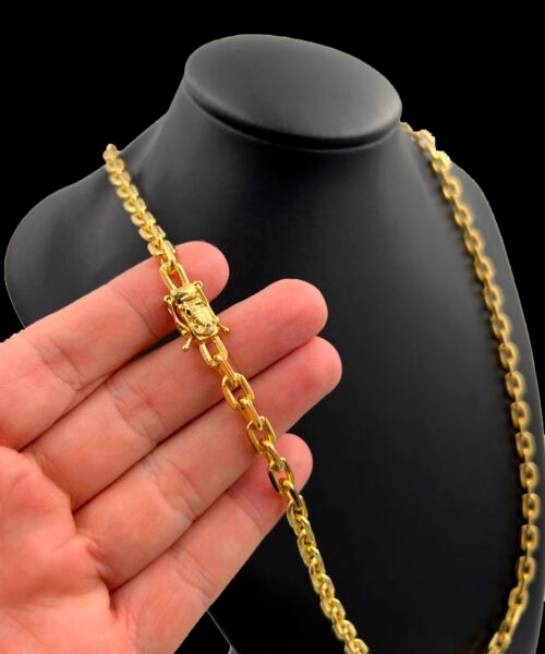 Cordão Cadeado 6mm Fecho Mão Rezando - Banhado a Ouro 18k