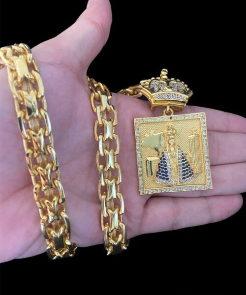 Cordão Cadeado Duplo 13mm + Pingente Nossa Senhora Quadrada Coroa - Banhado A Ouro