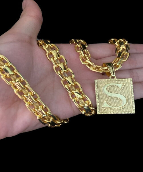 Cordão Cadeado Duplo 13mm + Pingente Letra - Banhado A Ouro