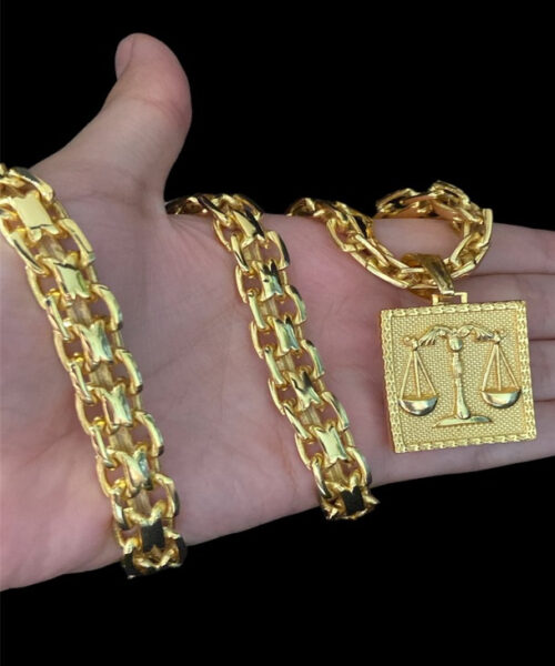 Cordão Cadeado Duplo 13mm + Pingente Símbolo Direito - Banhado A Ouro