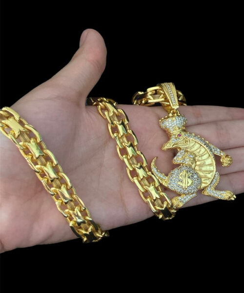 Cordão Cadeado Duplo 13mm Pingente Jacaré Rei - Banhado A Ouro