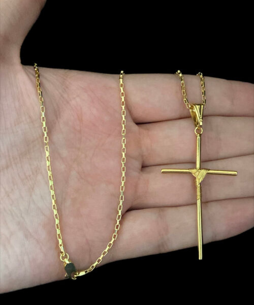 Cordão Tijolinho 1mm + Pingente Cruz Fio - Banhado A Ouro