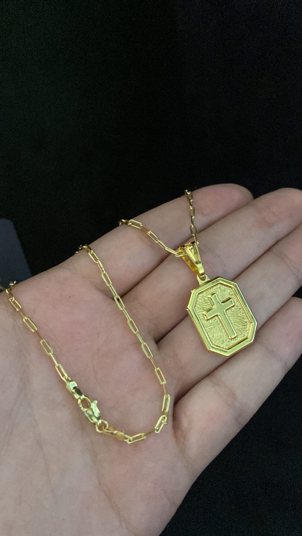 Cordão Cadeado Alongado 1Mm + Pingente Cruz Placa - Banhado A Ouro - Imagem 2