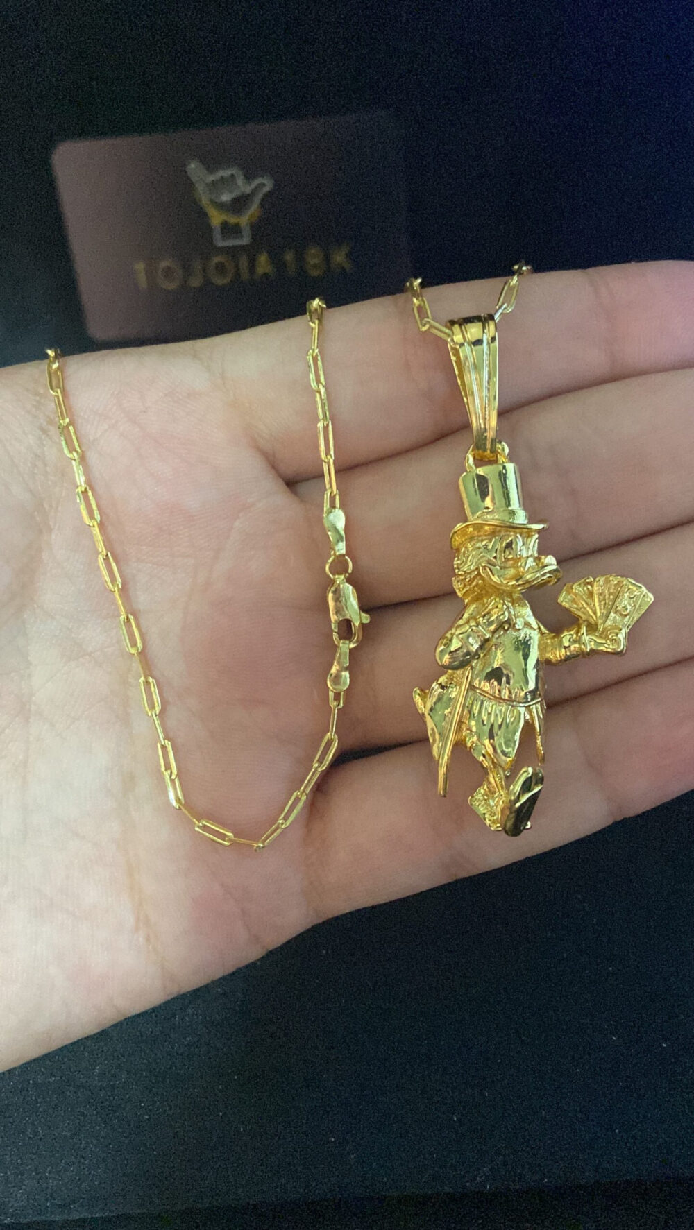 Cordão Cadeado Alongado 1Mm + Pingente Tio Patinhas Banhado A Ouro - Imagem 3