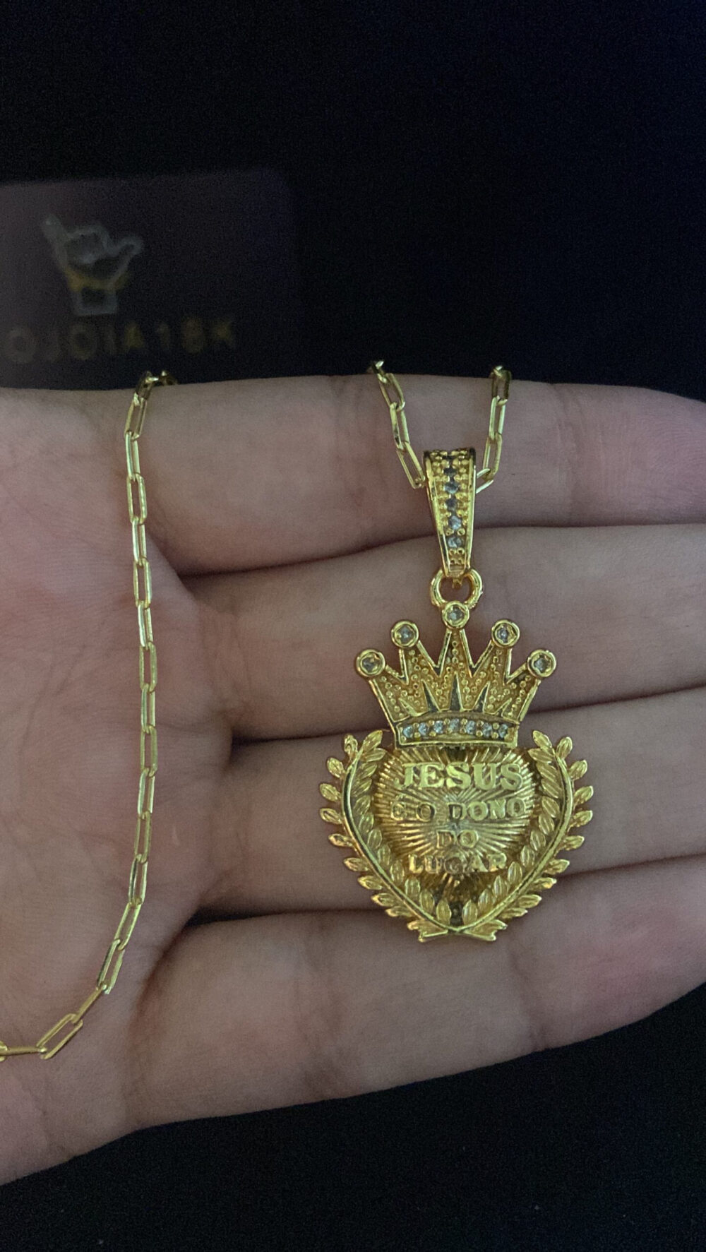 Cordão Cadeado Alongado 1Mm Pingente Jesus Dono - Banhado A Ouro - Imagem 2