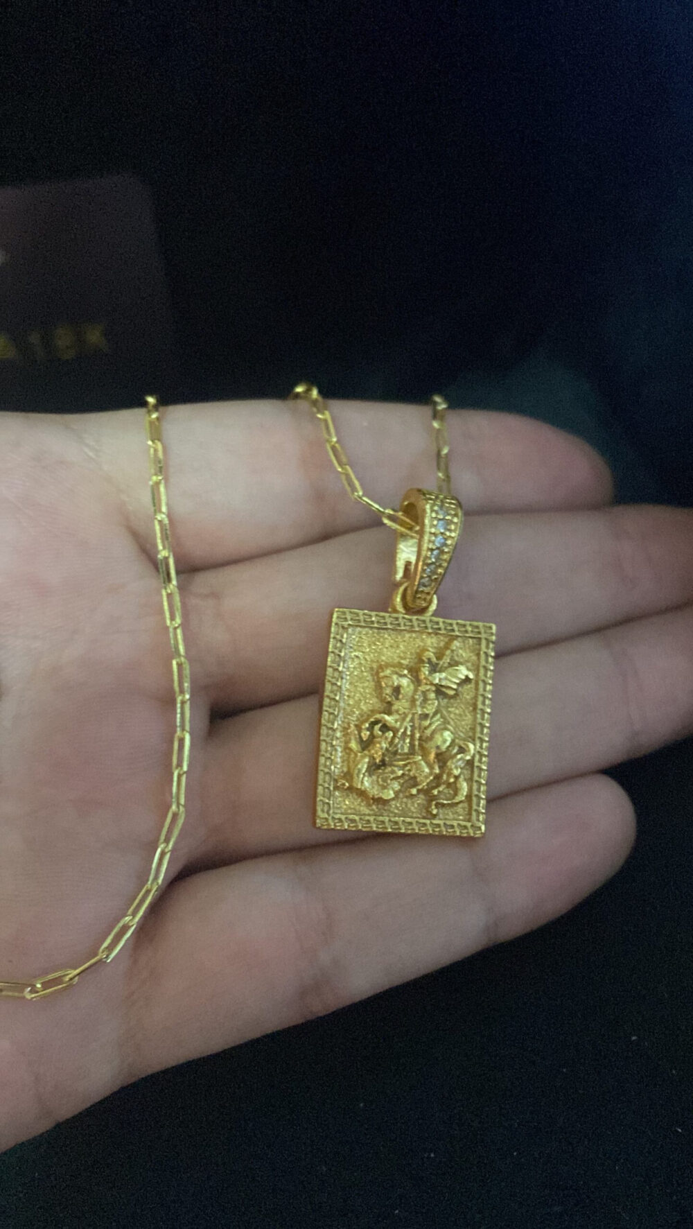 Cordão Cadeado Alongado 1Mm + Pingente São Jorge - Banhado A Ouro - Imagem 2