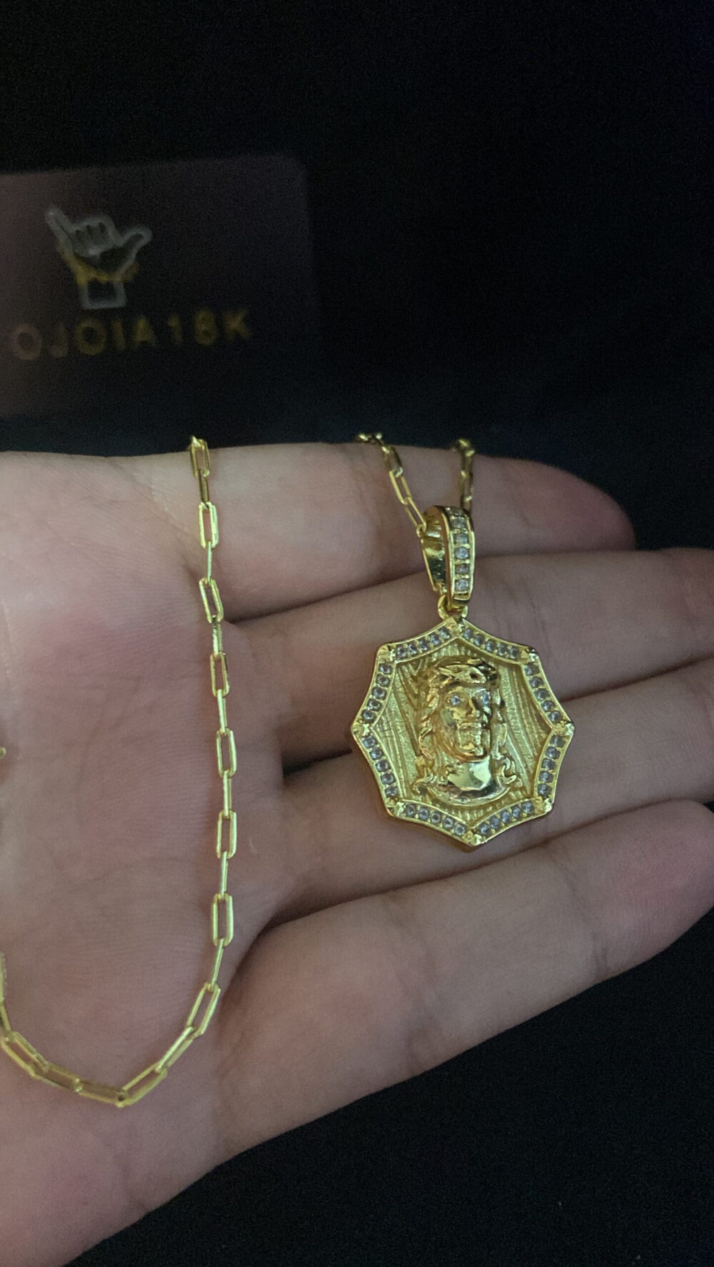 Cordão Cadeado Alongado 1Mm + Pingente Jesus - Banhado A Ouro - Imagem 3