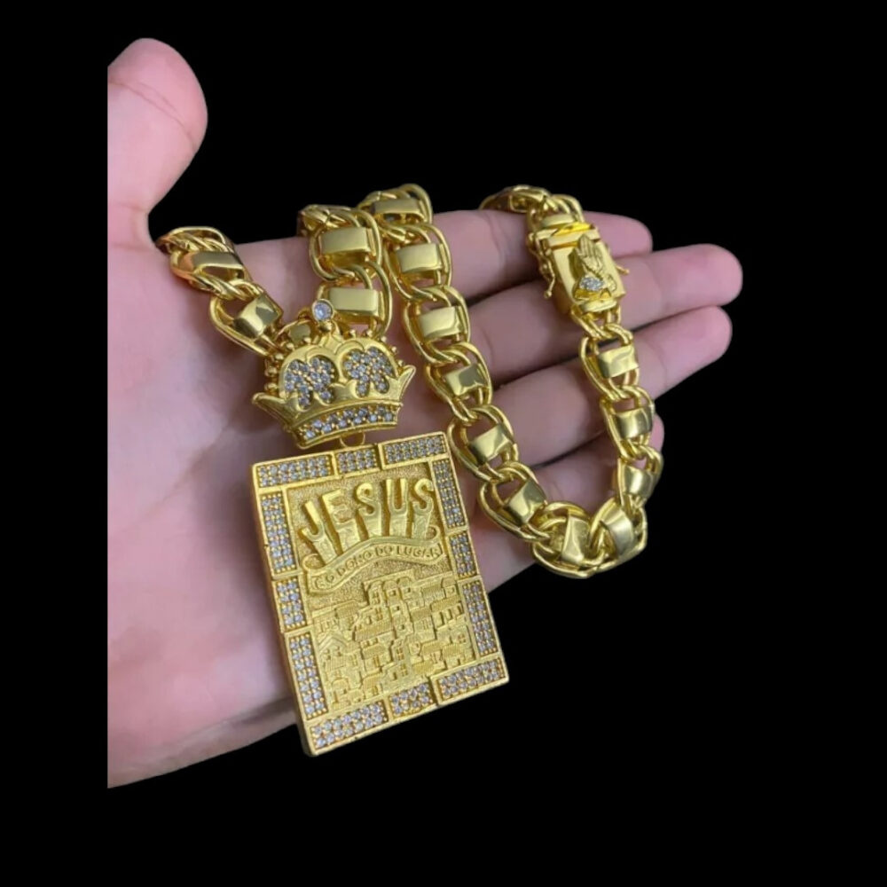 Cordão Dubai 15Mm + Pingente Jesus - Banhado A Ouro 18K