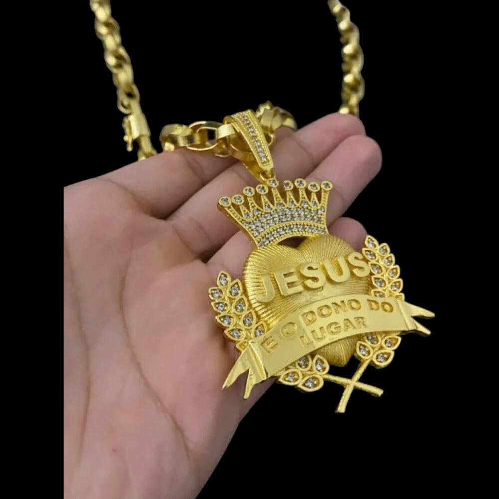 Cordão Trançado 12Mm Pingente Jesus É O Dono  Banhado A Ouro - Imagem 2
