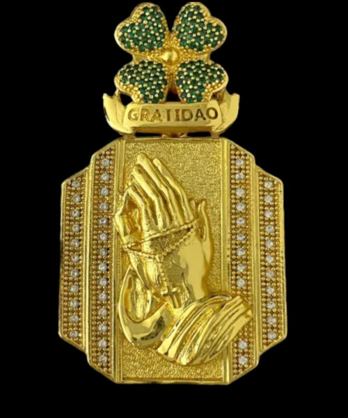 Pingente Mão Orando Trevo (g) - Banhado a Ouro 18k