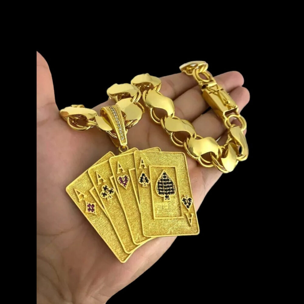 Cordão Friso S 18Mm + Pingente Cartas Baralho - Banhado A Ouro