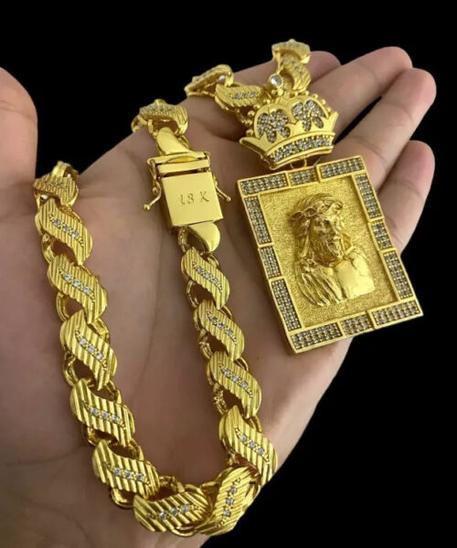 Cordão Friso s 13mm Cravejado + Pingente Jesus Banhado Ouro