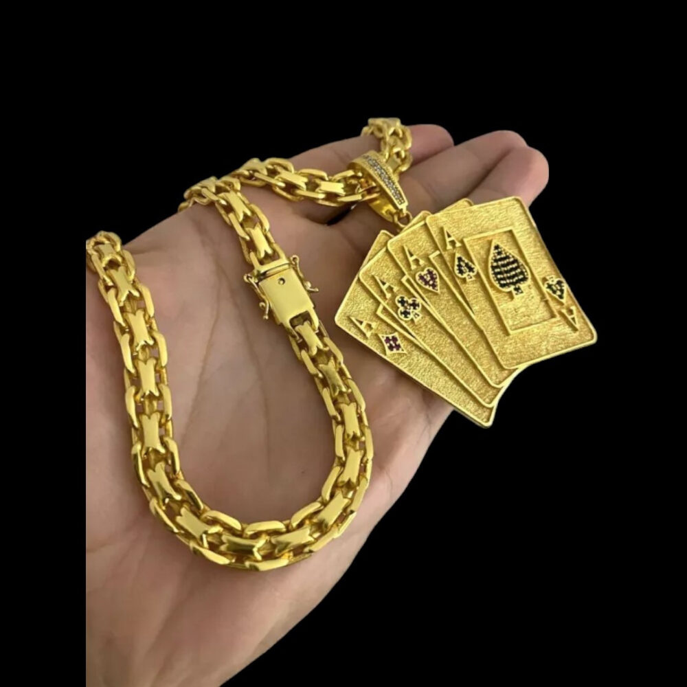 Cordão Cadeado Duplo 10Mm + Pingente Cartas - Banhado A Ouro