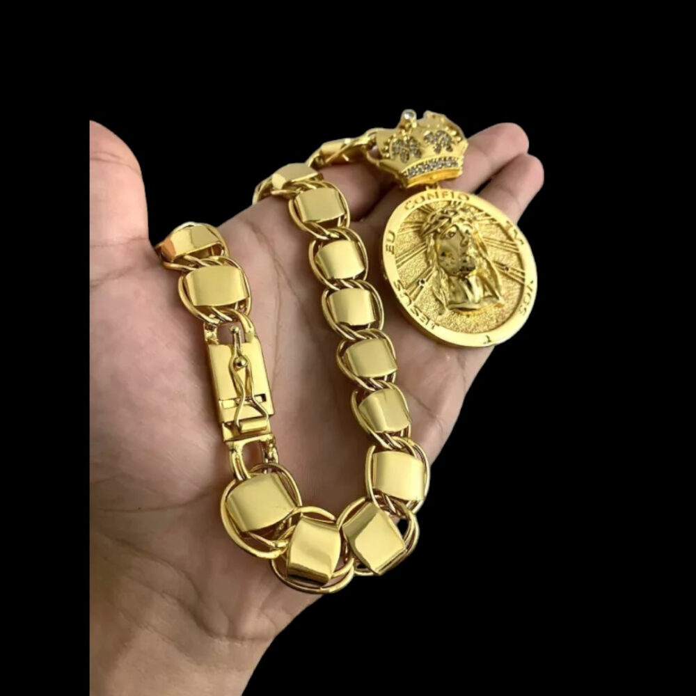Cordão Dubai Supremo 18Mm + Pingente Jesus - Banhado A Ouro - Imagem 3