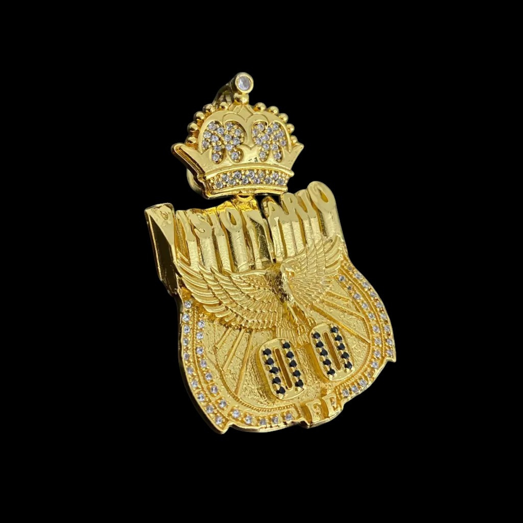 15313788276 Pingente Visionario 00 Fe Cravejado Banhado A Ouro 18K 3