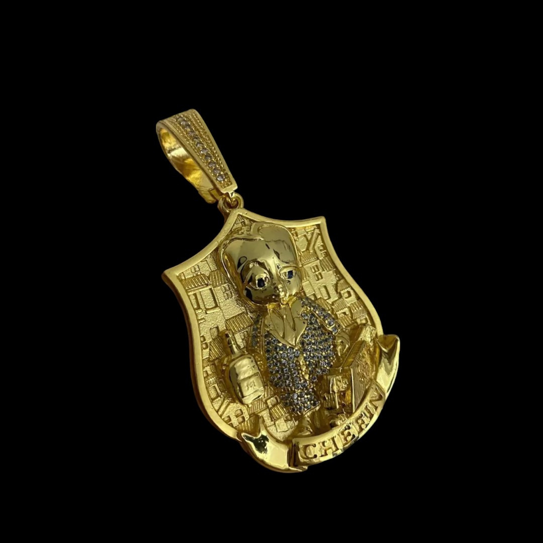 15317192991 Pingente Chefinho Cravejado Banhado A Ouro 18K 2