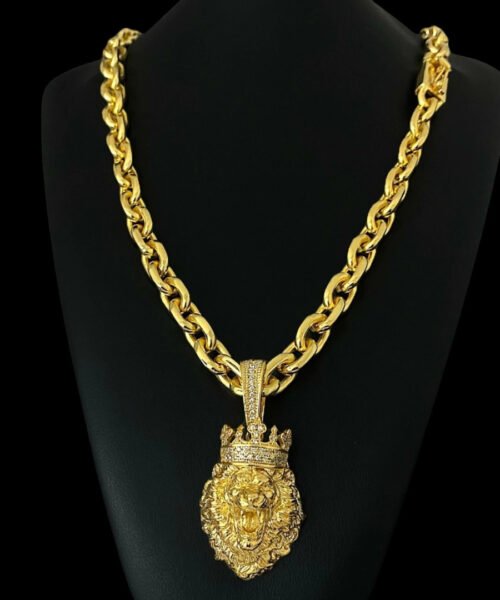 Cordão Cadeado 12mm + Pingente Leão Rei - Banhado a Ouro