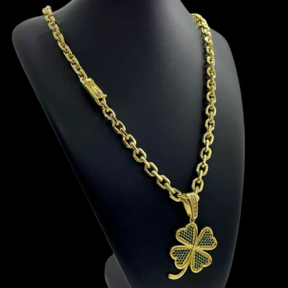 Cordão 8Mm Cadeado + Pingente Trevo Da Sorte Banhado A Ouro