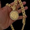 15348399086 Corrente 12Mm Friso Triplo Fecho Premium Pingente Letra Medalha Cravejada Banhado A Ouro 18K 3 1