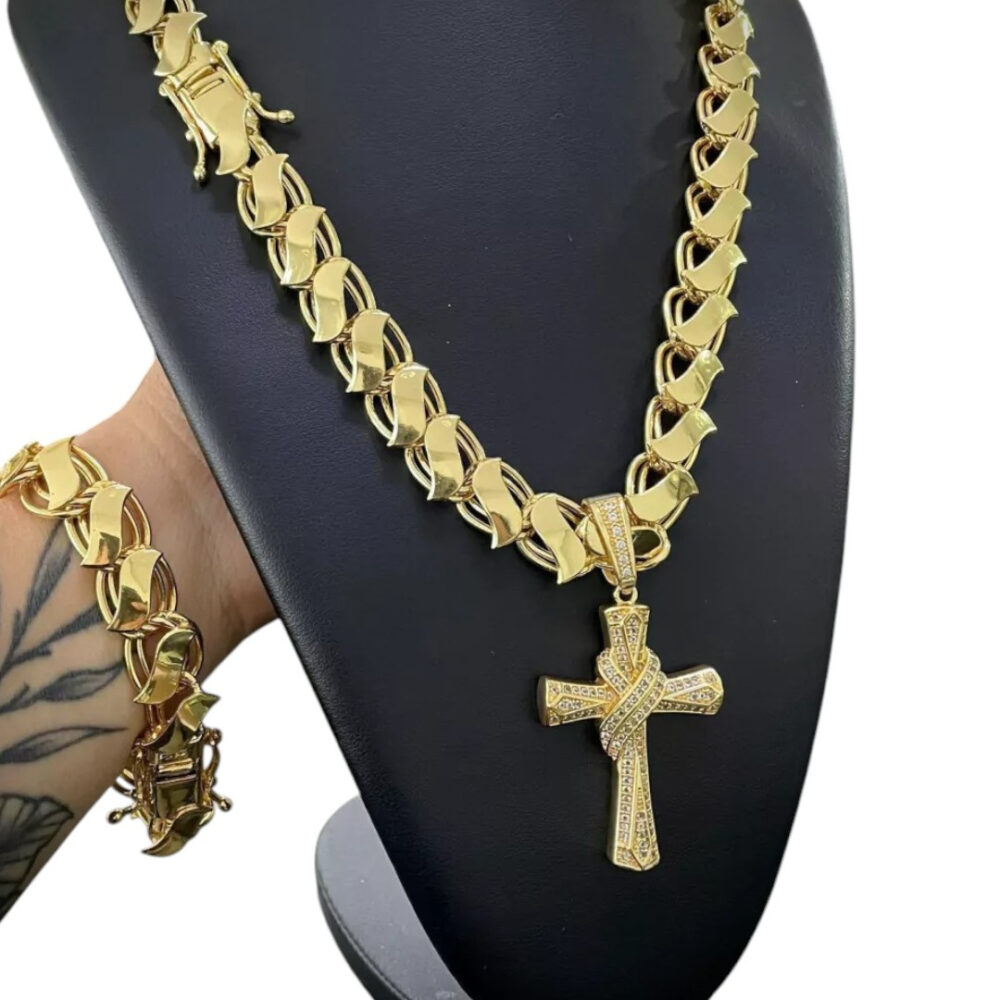 Cordão 13Mm Friso S + Pingente Cruz Amarrada Banhado A Ouro - Imagem 2