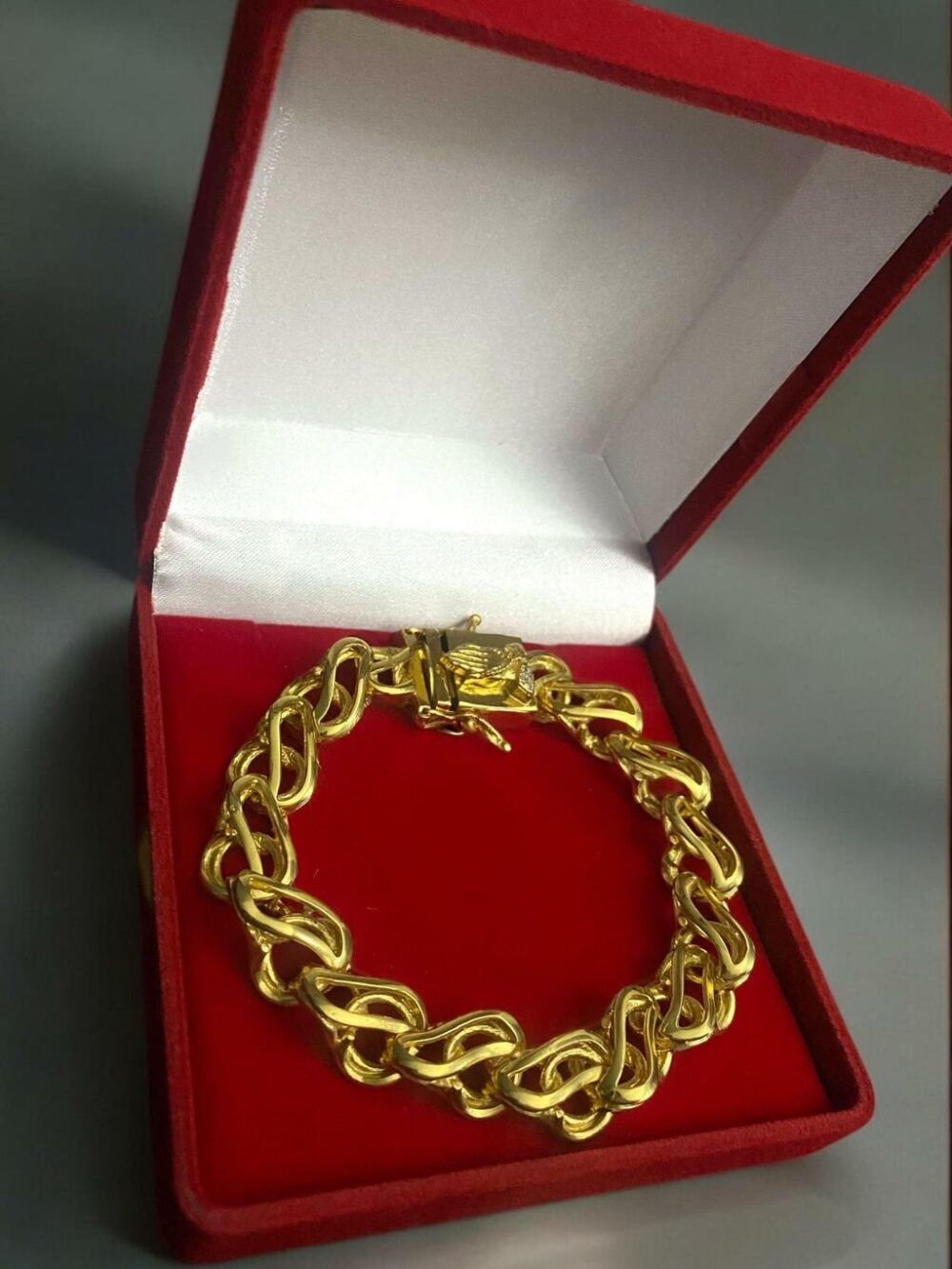 Pulseira Friso S Vazado 13Mm Mão Orando Banhado A Ouro - Imagem 2