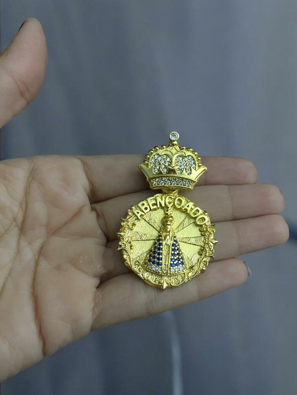 Pingente Santa Abençoado Coroa P - Banhado A Ouro 18K - Imagem 2