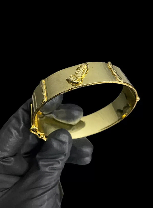 Bracelete Mao Rezando Orando 20Mm Banhado A Ouro 18K Preto