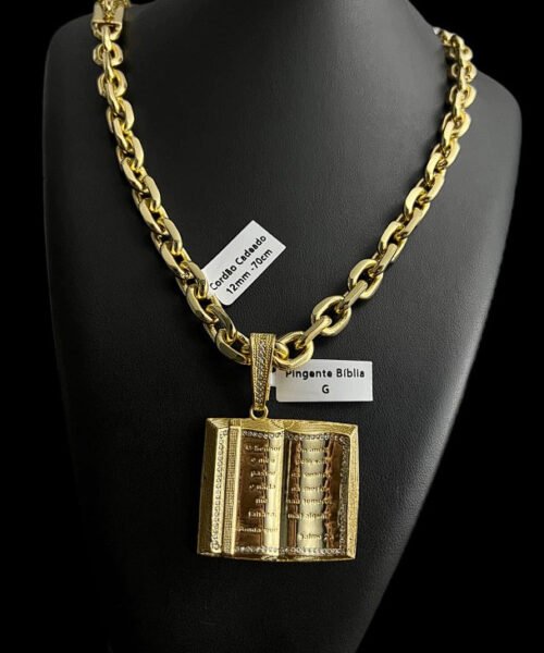 Cordão Cadeado 12mm + Pingente Bíblia - Banhado a Ouro 18k