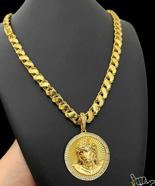 Corrente Friso s Dupla Face (8mm) + Pingente Rosto de Cristo Cravejado - Banhado a Ouro 18k