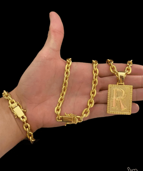 Corrente Cadeado (10mm)  + Pulseira + Pingente Letra - Banhado a Ouro 18k