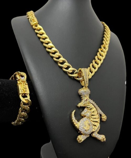 Corrente Grumet Pitbull (13mm) + Pulseira + Pingente Jacaré Cravejado - Banhado a Ouro 18k