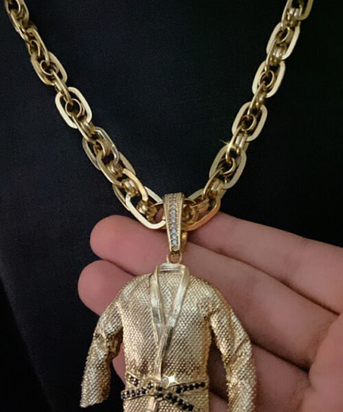 Cordão Imperador 10mm + Pingente Faixa Preta - Banhado a Ouro 18k