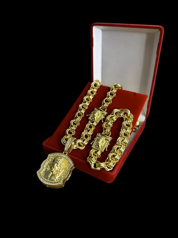Kit Friso Triplo 13Mm Fecho Especial Jesus Cristo Banhado A Ouro 18K4