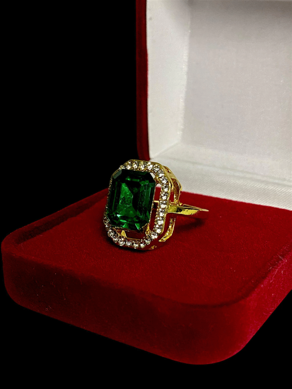 Anel Craveja Pedra Verde Ajustável - Banhado A Ouro 18K