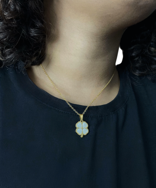Cordão Feminino 1mm Trevo Cravejado Banhado a Ouro 18k